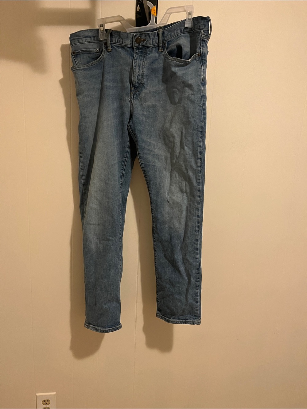 GAP Men's Light Blue Slim Straight Jeans
